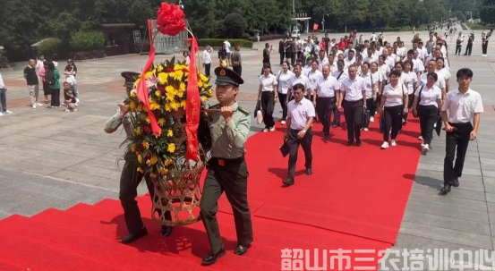吐魯番市非公有制企業(yè)黨組織書記和黨建指導(dǎo)員示范培訓(xùn)班在韶山開(kāi)展學(xué)習(xí)培訓(xùn)活動(dòng)(圖8)